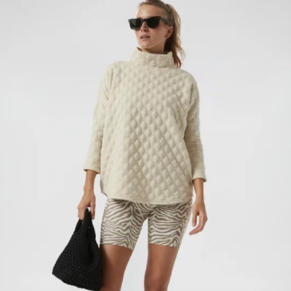 Sand Quilted Funnel Pullover
TNUCK SPORT XS/S